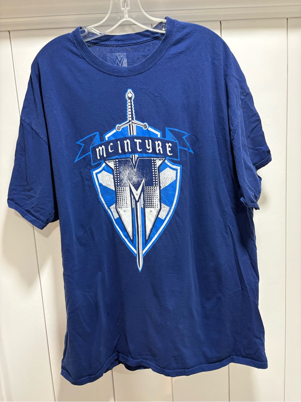 WWE DREW MCINTYRE “CLAYMORE COAT OF ARMS” OFFICIAL T-SHIRT BLUE Size XXL